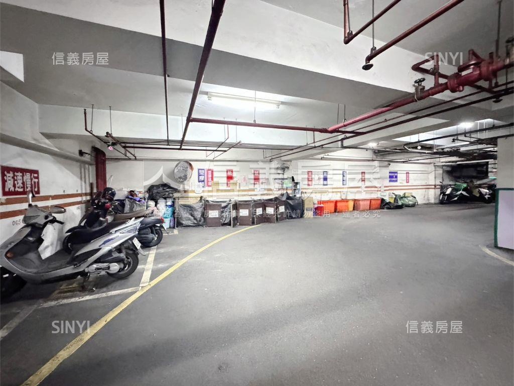 艾菲爾高樓明亮四房車位房屋室內格局與周邊環境