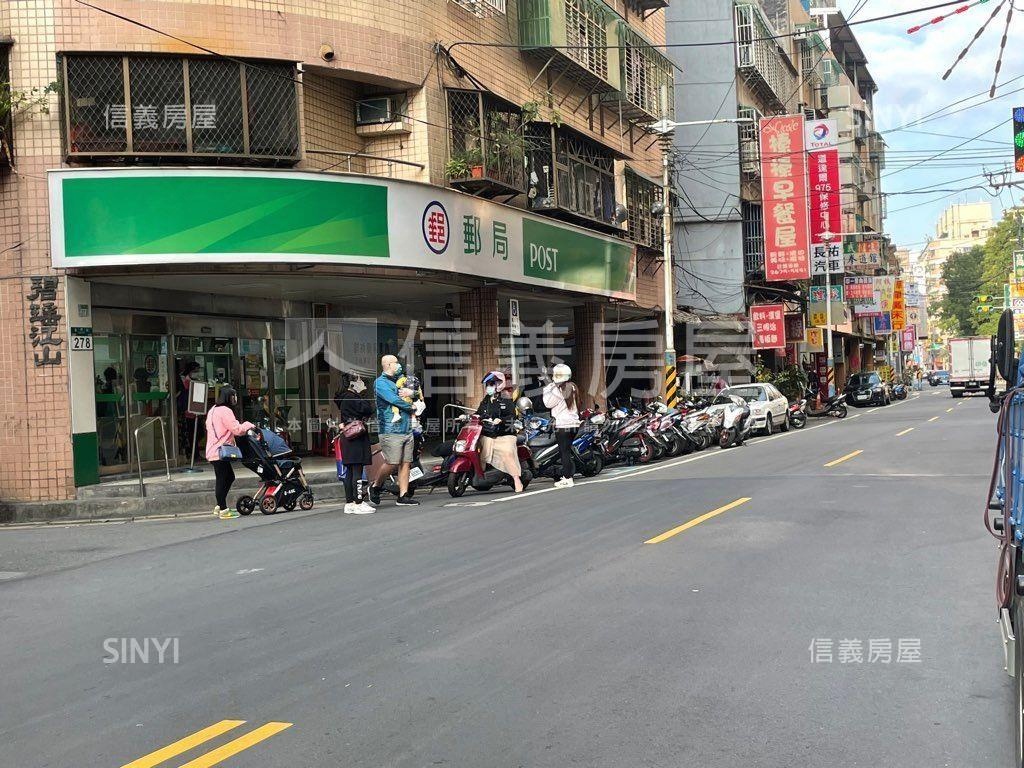 艾菲爾高樓明亮四房車位房屋室內格局與周邊環境