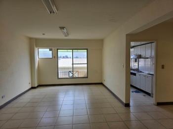 西區華廈有車位