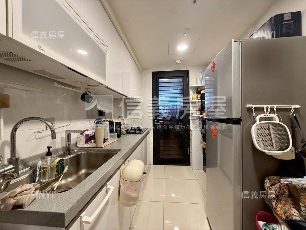 專任春城台北港高樓三房房屋室內格局與周邊環境