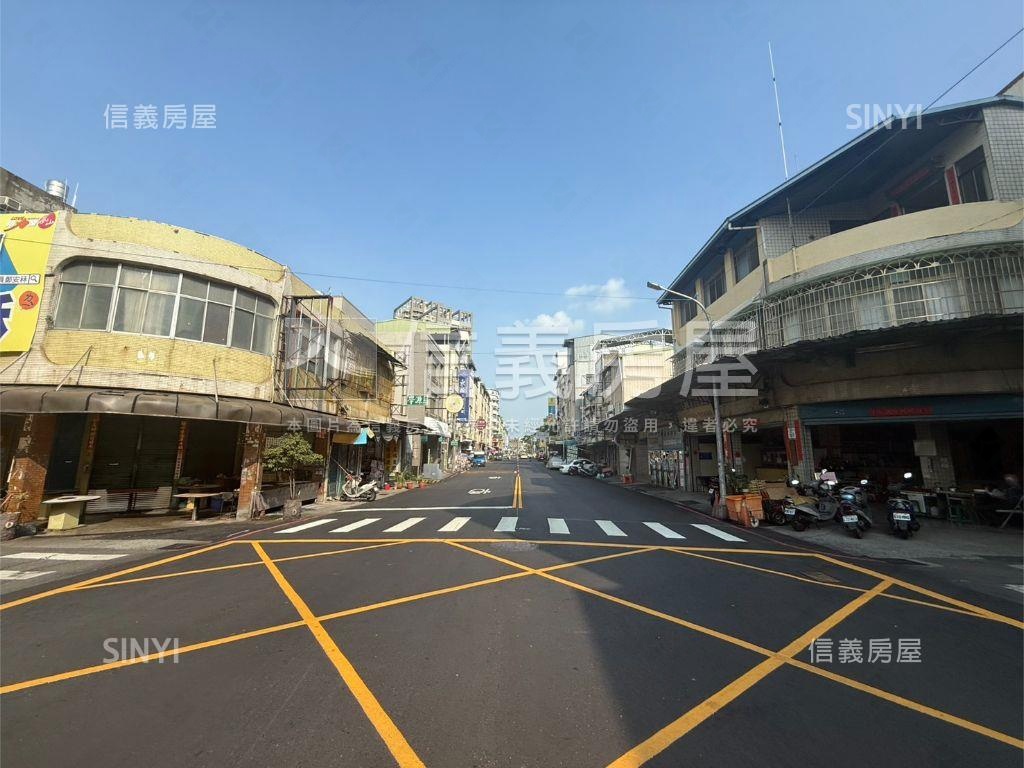 鳳山正路熱鬧透天店面房屋室內格局與周邊環境
