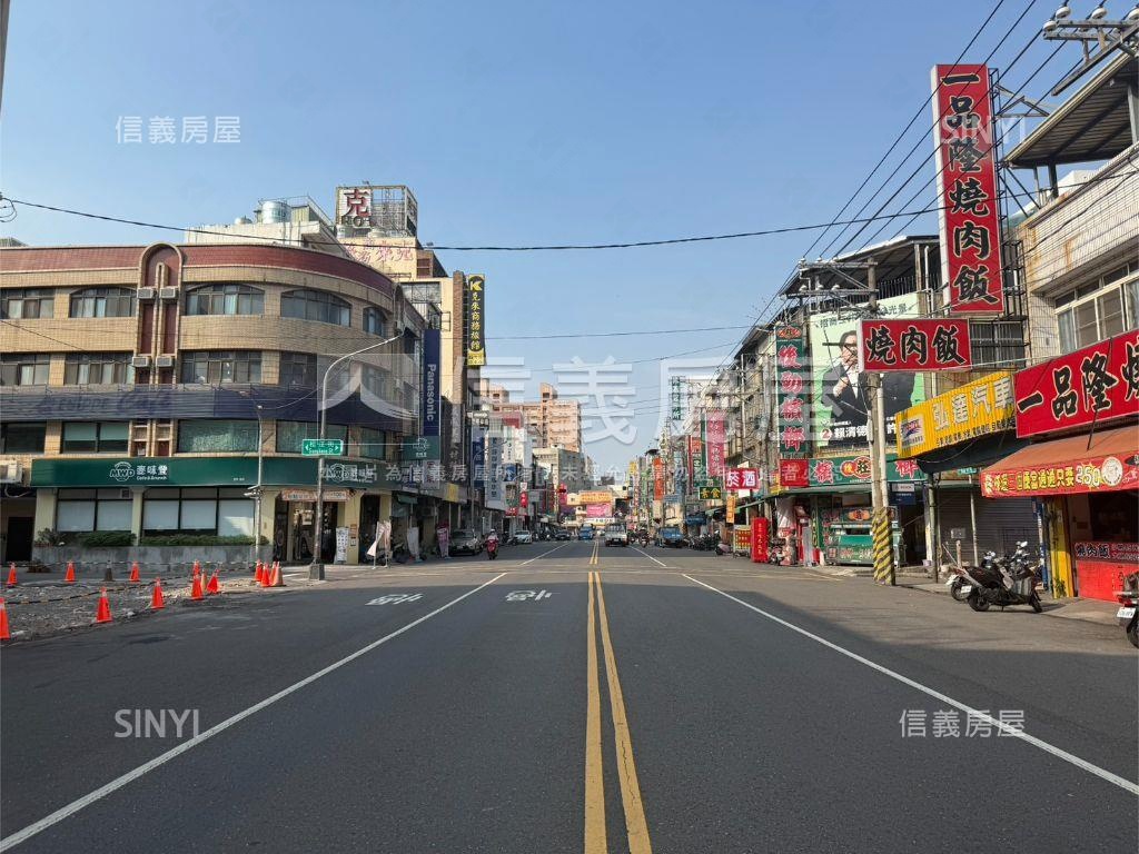 鳳山正路熱鬧透天店面房屋室內格局與周邊環境
