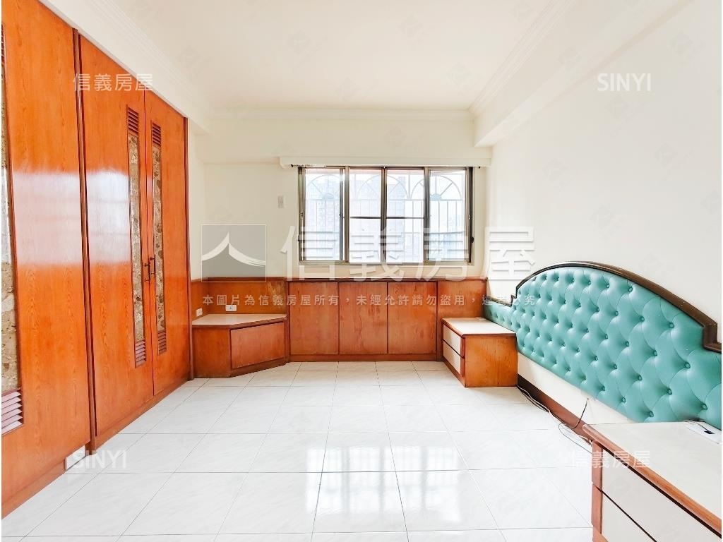 漫步捷運大四房車位房屋室內格局與周邊環境