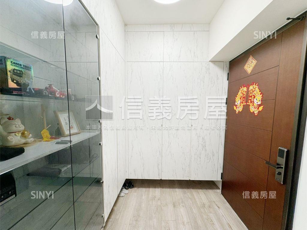 女王萬歲高樓三房平面車位房屋室內格局與周邊環境