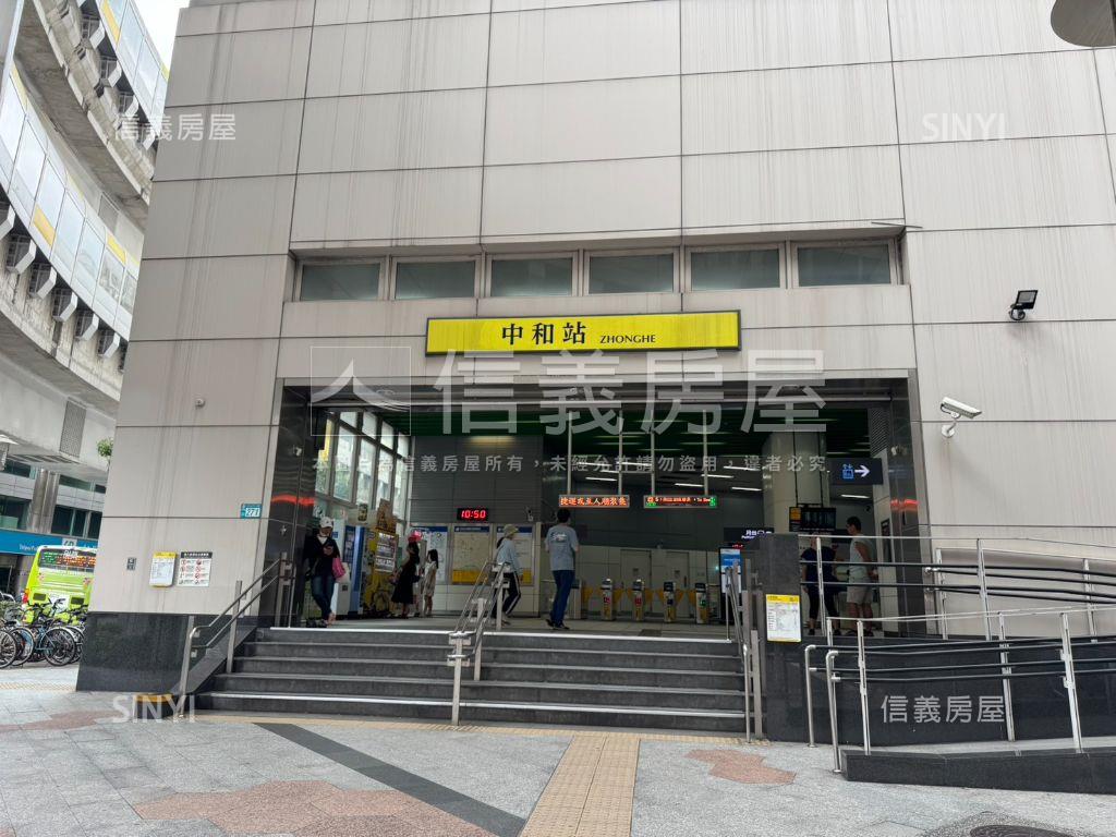 中和站童話高樓成家三房房屋室內格局與周邊環境
