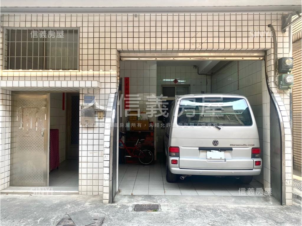 正忠路活巷車庫透天房屋室內格局與周邊環境