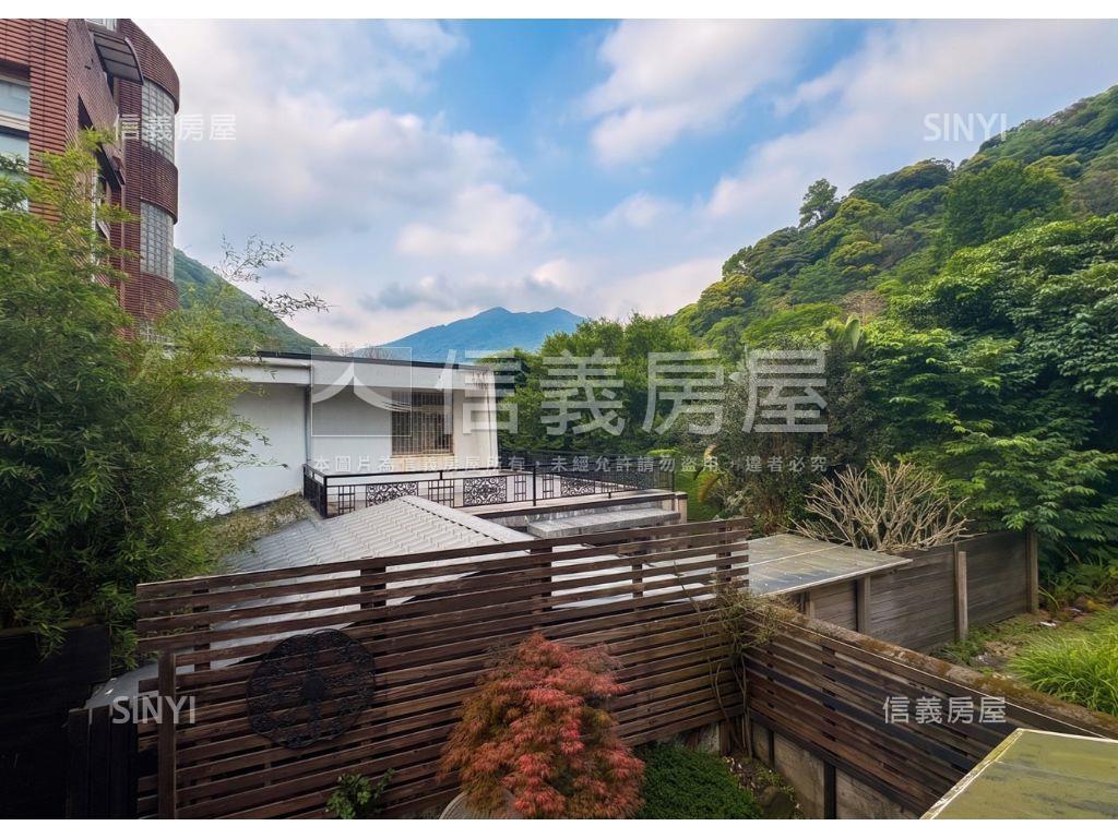 陽明山稀有庭院戶帶車位房屋室內格局與周邊環境