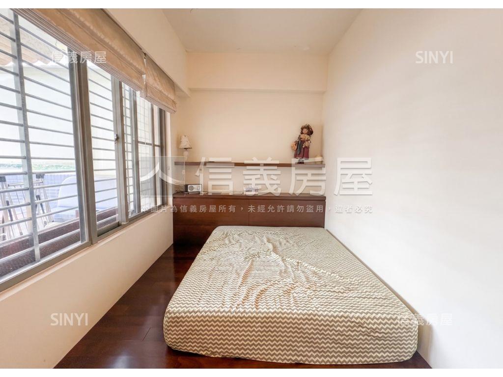 陽明山稀有庭院戶帶車位房屋室內格局與周邊環境