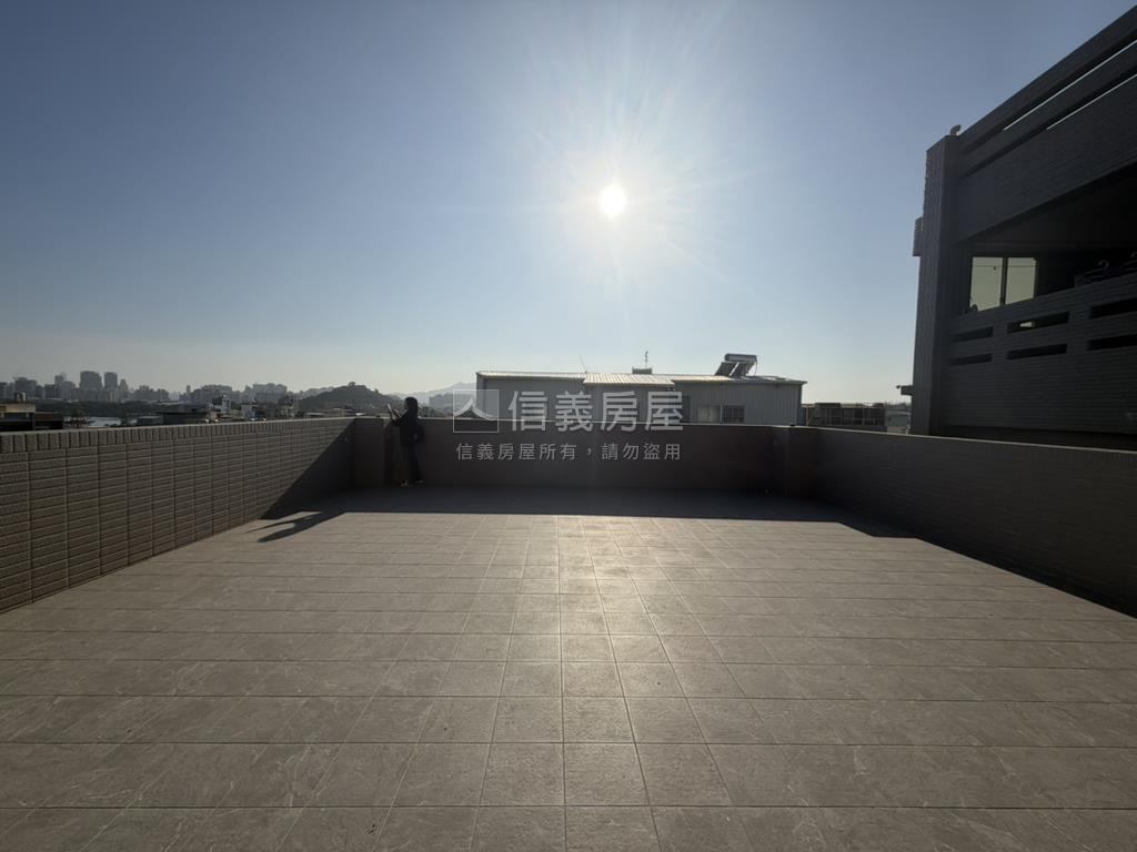 蓮潭全新電梯店透房屋室內格局與周邊環境