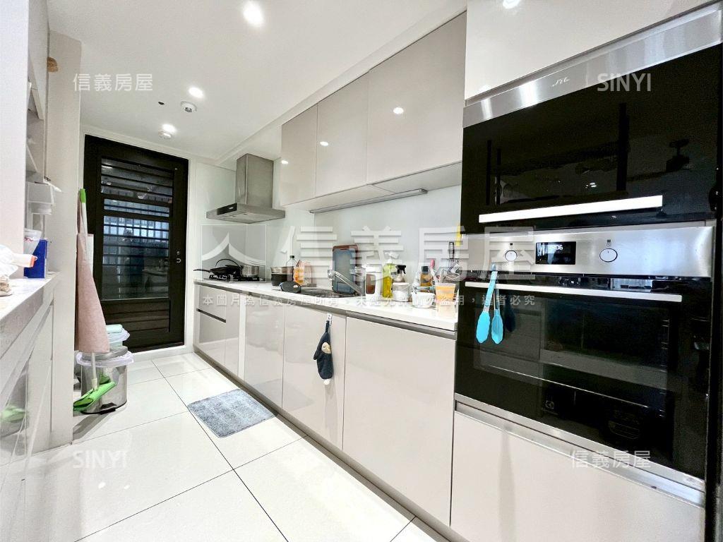 森林之心首排四房平車房屋室內格局與周邊環境