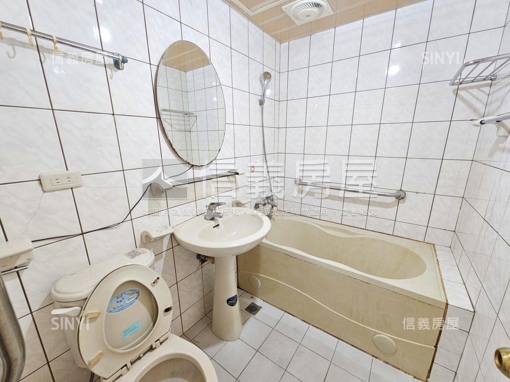 近交流道高樓採光三房車位房屋室內格局與周邊環境