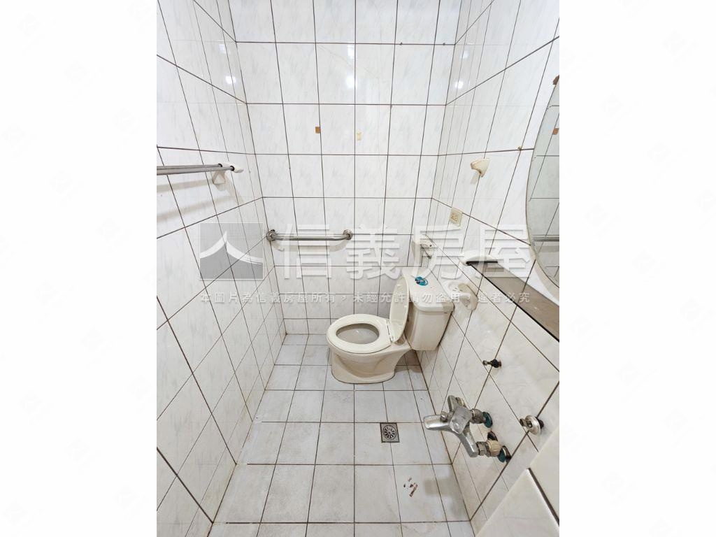 近交流道高樓採光三房車位房屋室內格局與周邊環境