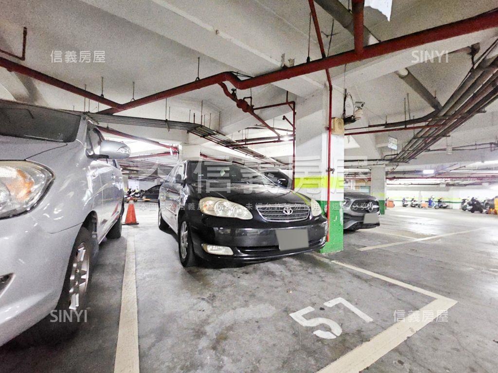 近交流道高樓採光三房車位房屋室內格局與周邊環境