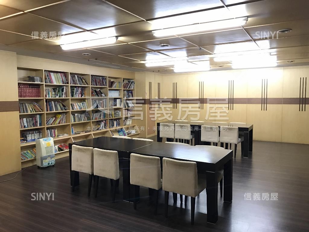 歐洲之旅三房車位房屋室內格局與周邊環境