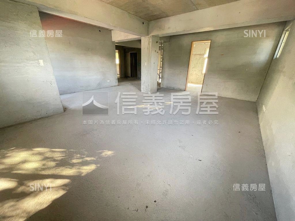 平地少有庭院毛胚別墅房屋室內格局與周邊環境