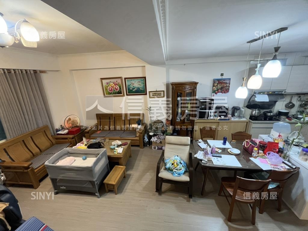 新光別墅村５．５公尺面寬房屋室內格局與周邊環境