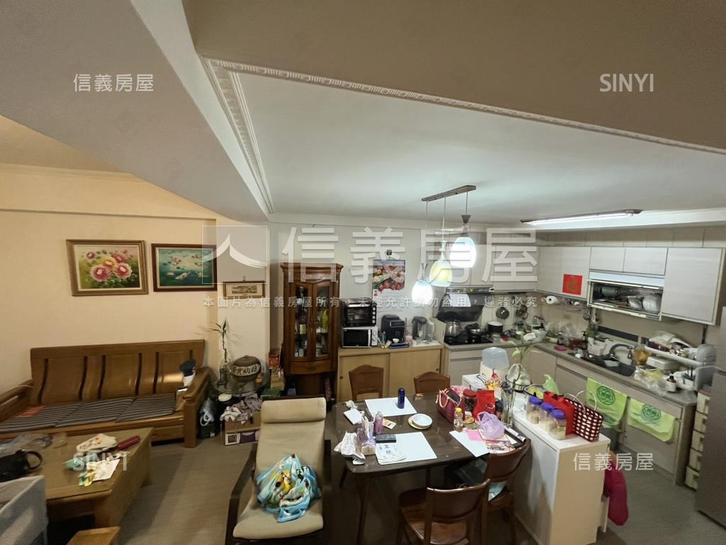 新光別墅村５．５公尺面寬房屋室內格局與周邊環境