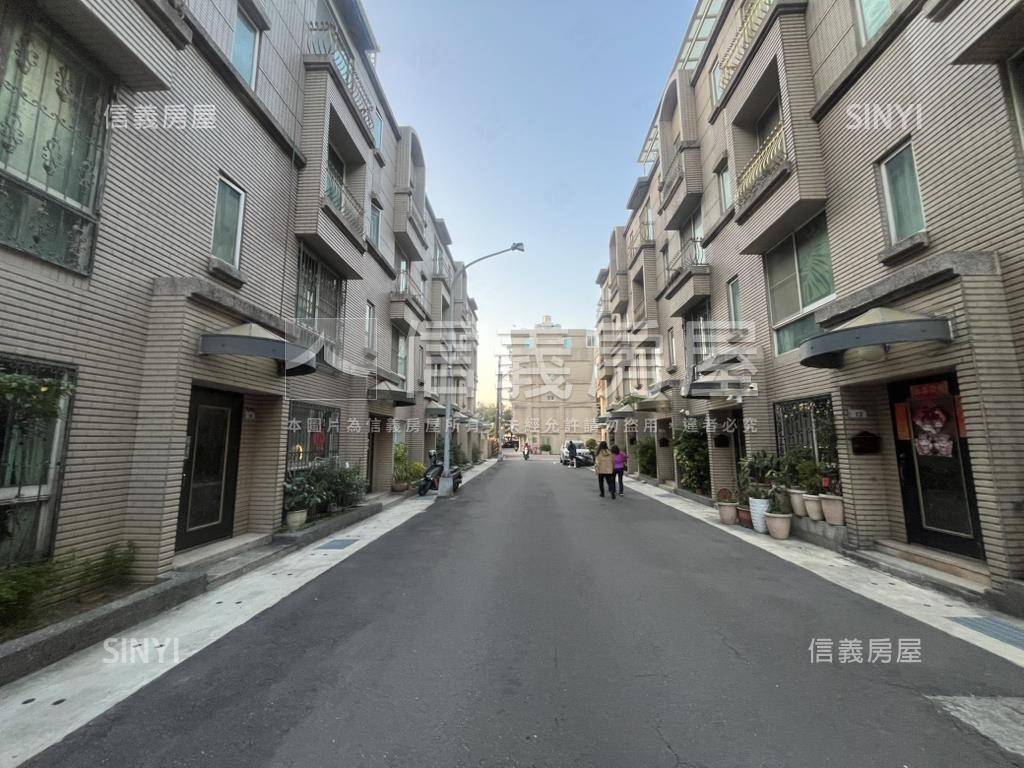 新光別墅村５．５公尺面寬房屋室內格局與周邊環境