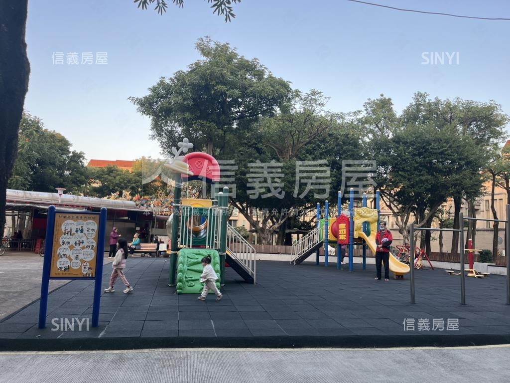 新光別墅村５．５公尺面寬房屋室內格局與周邊環境