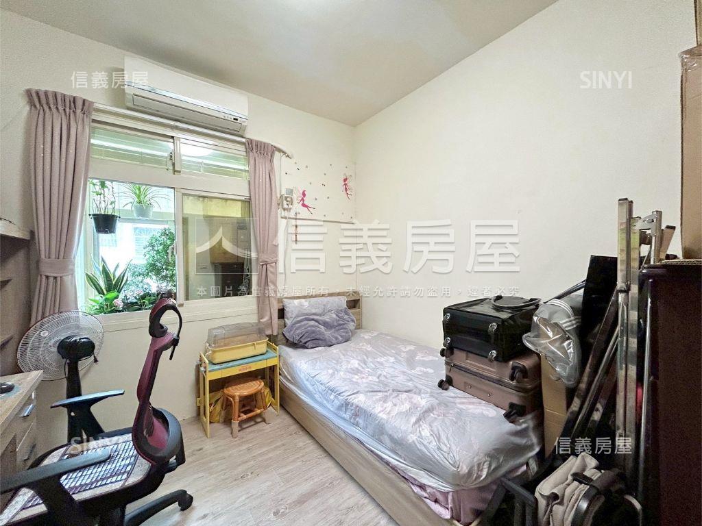 中正伯爵立即入住四房車位房屋室內格局與周邊環境