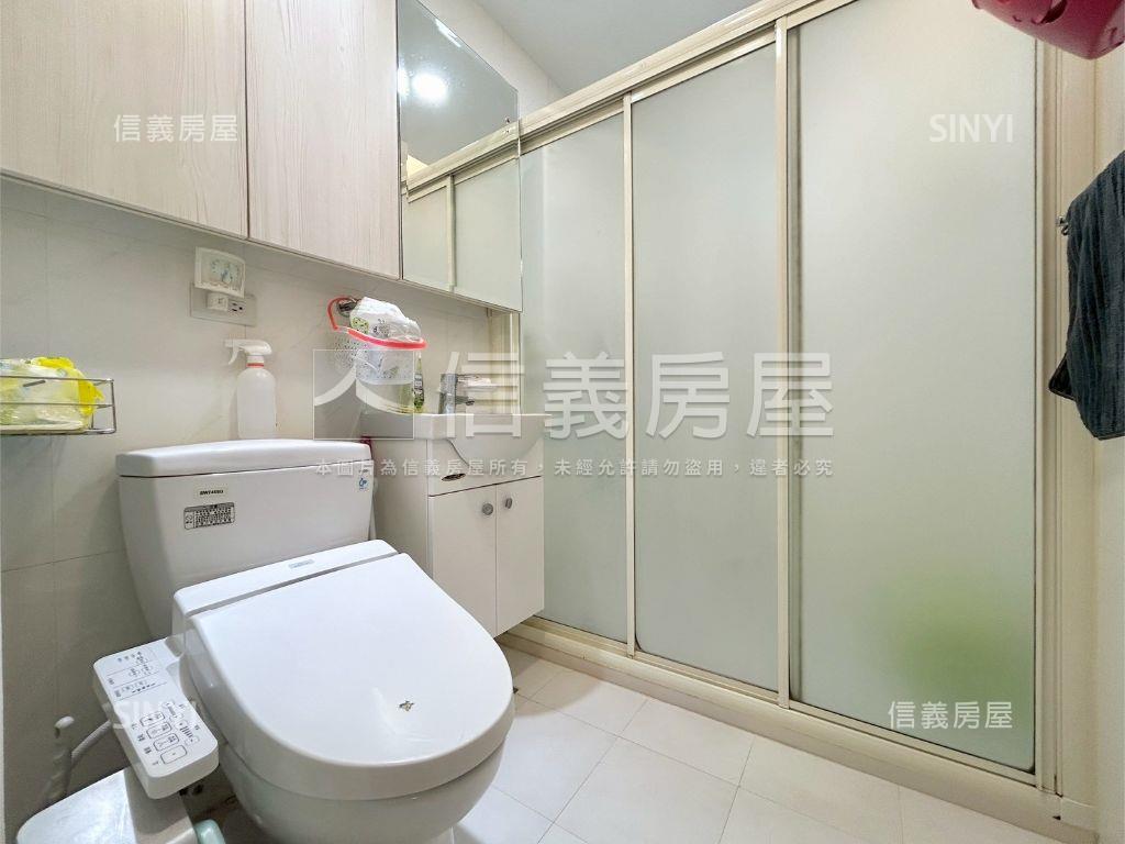 中正伯爵立即入住四房車位房屋室內格局與周邊環境