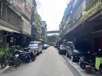 門前停車方便面寬一樓