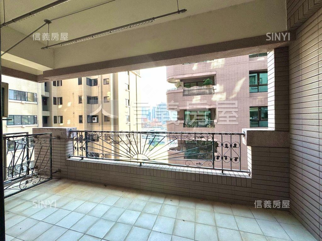 江子翠家麒四房車位房屋室內格局與周邊環境