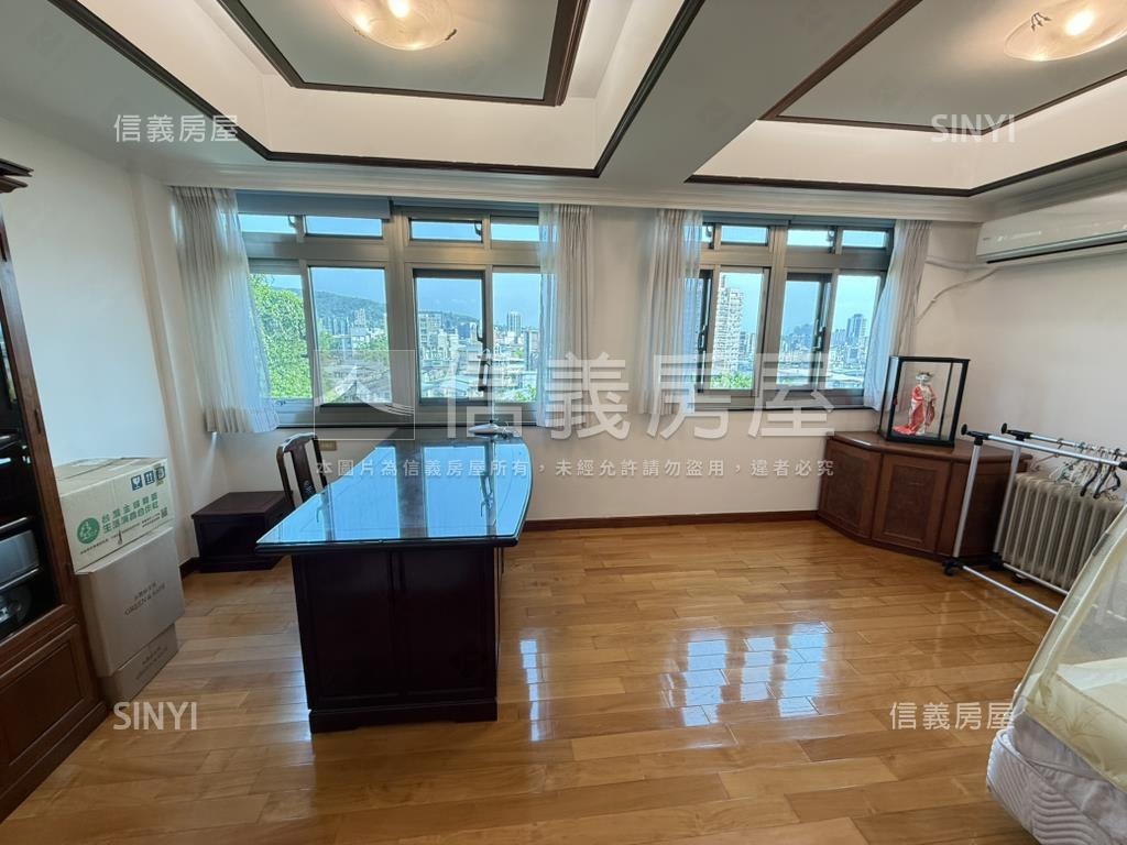 名峰山莊有車庫庭院房屋室內格局與周邊環境