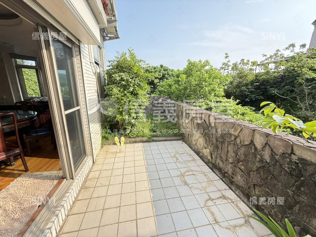 名峰山莊有車庫庭院房屋室內格局與周邊環境