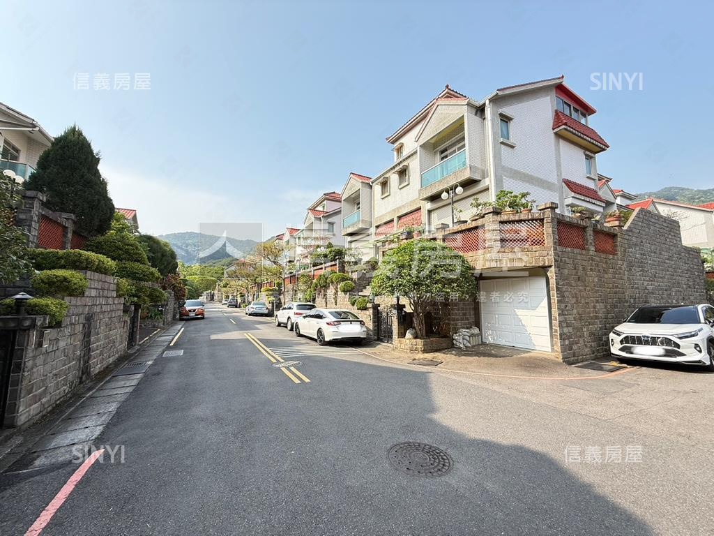 名峰山莊有車庫庭院房屋室內格局與周邊環境