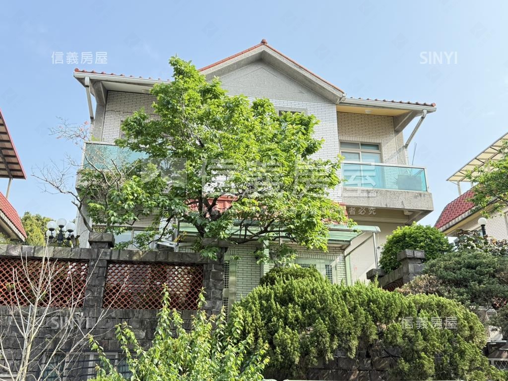 名峰山莊有車庫庭院房屋室內格局與周邊環境