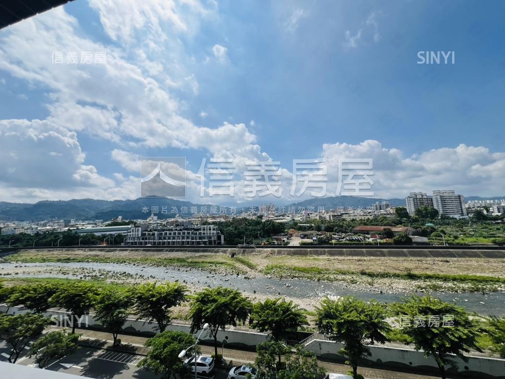 超美裝潢兩房平車房屋室內格局與周邊環境