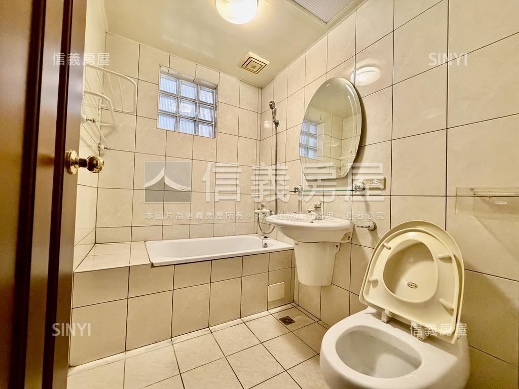 南港子重劃區電梯三房房屋室內格局與周邊環境