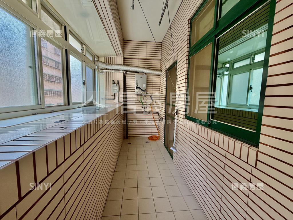 南港子重劃區電梯三房房屋室內格局與周邊環境