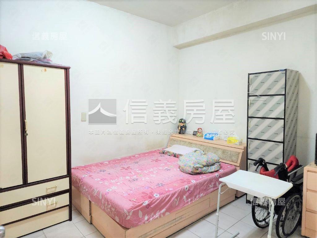 新板特區旁方正２樓房屋室內格局與周邊環境