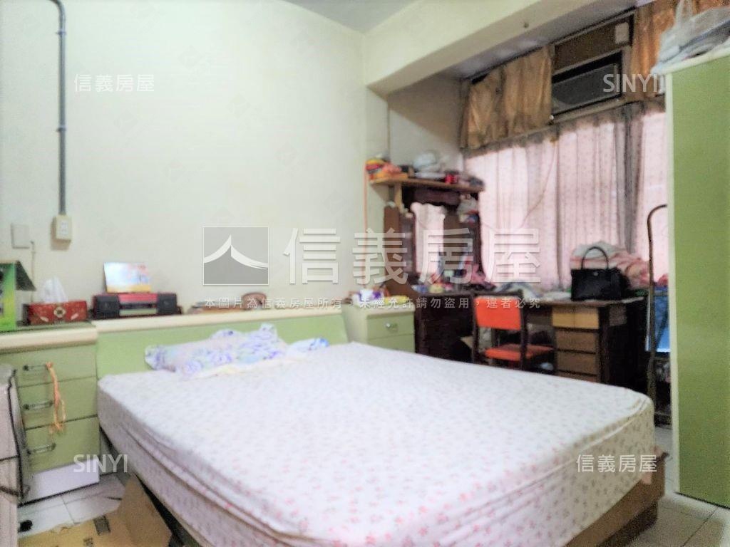 新板特區旁方正２樓房屋室內格局與周邊環境