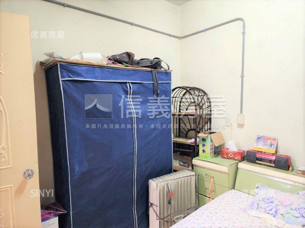 新板特區旁方正２樓房屋室內格局與周邊環境