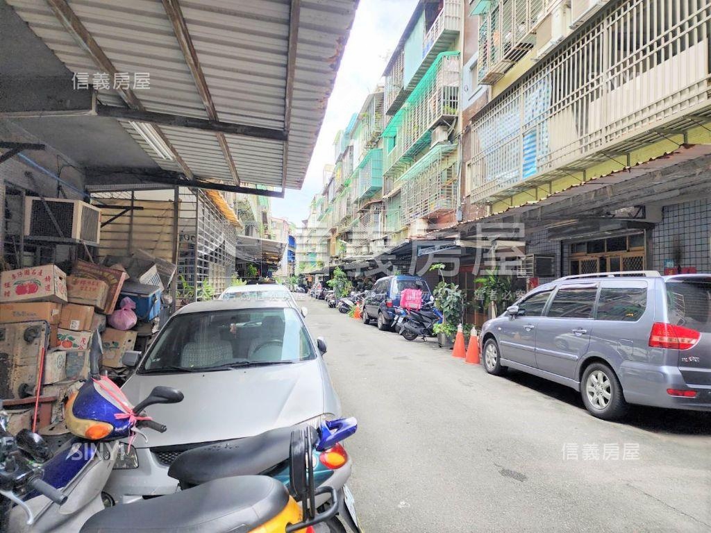 新板特區旁方正２樓房屋室內格局與周邊環境