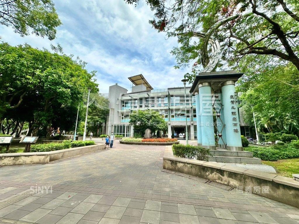 新板特區旁方正２樓房屋室內格局與周邊環境