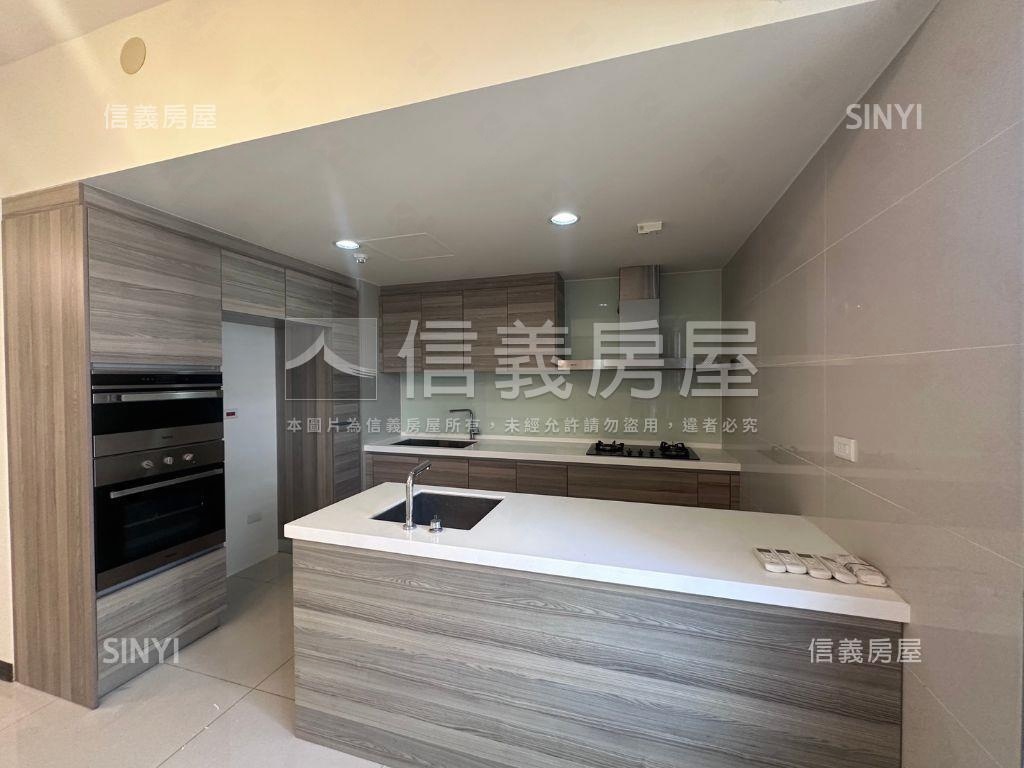 青埔ＭＲＴ景觀四房三車位房屋室內格局與周邊環境