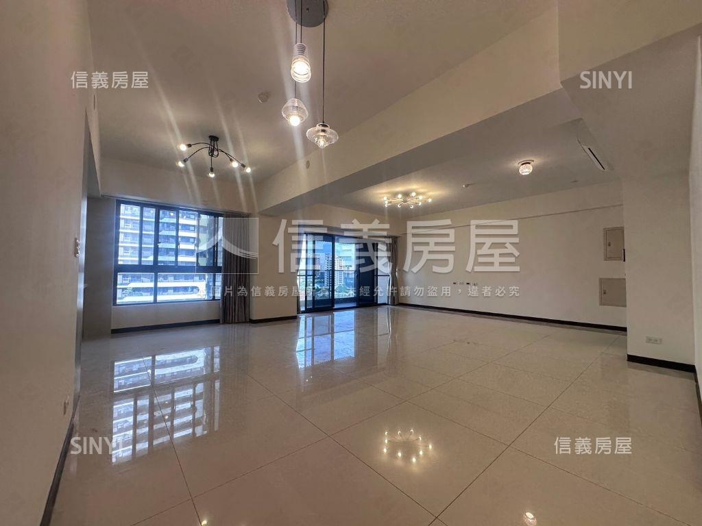 青埔ＭＲＴ景觀四房三車位房屋室內格局與周邊環境