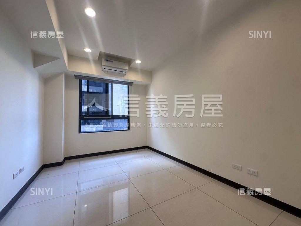 青埔ＭＲＴ景觀四房三車位房屋室內格局與周邊環境