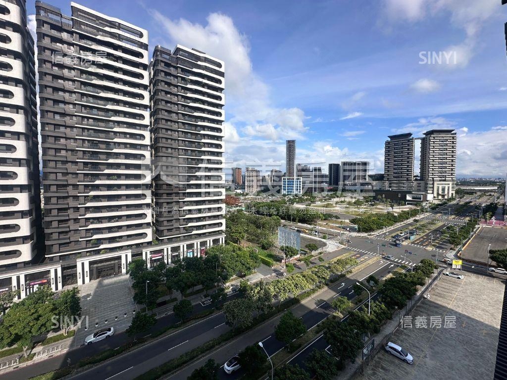 青埔ＭＲＴ景觀四房三車位房屋室內格局與周邊環境
