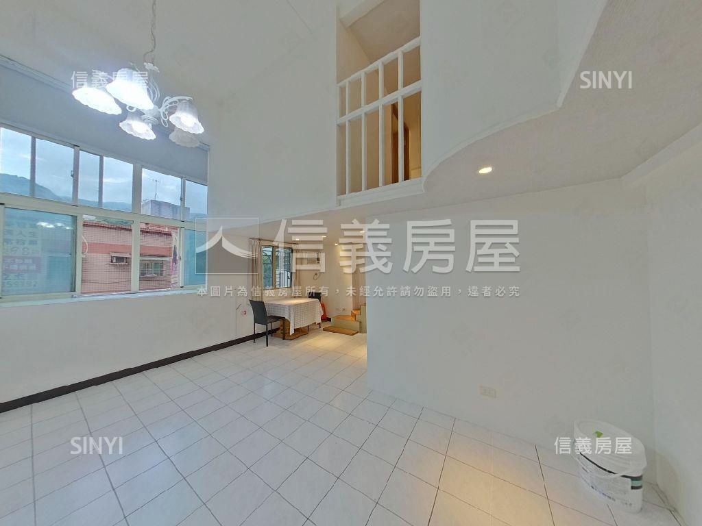 光榮冠軍挑高電梯大樓房屋室內格局與周邊環境