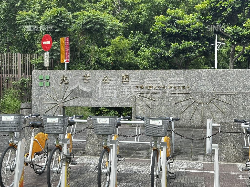 光榮冠軍挑高電梯大樓房屋室內格局與周邊環境