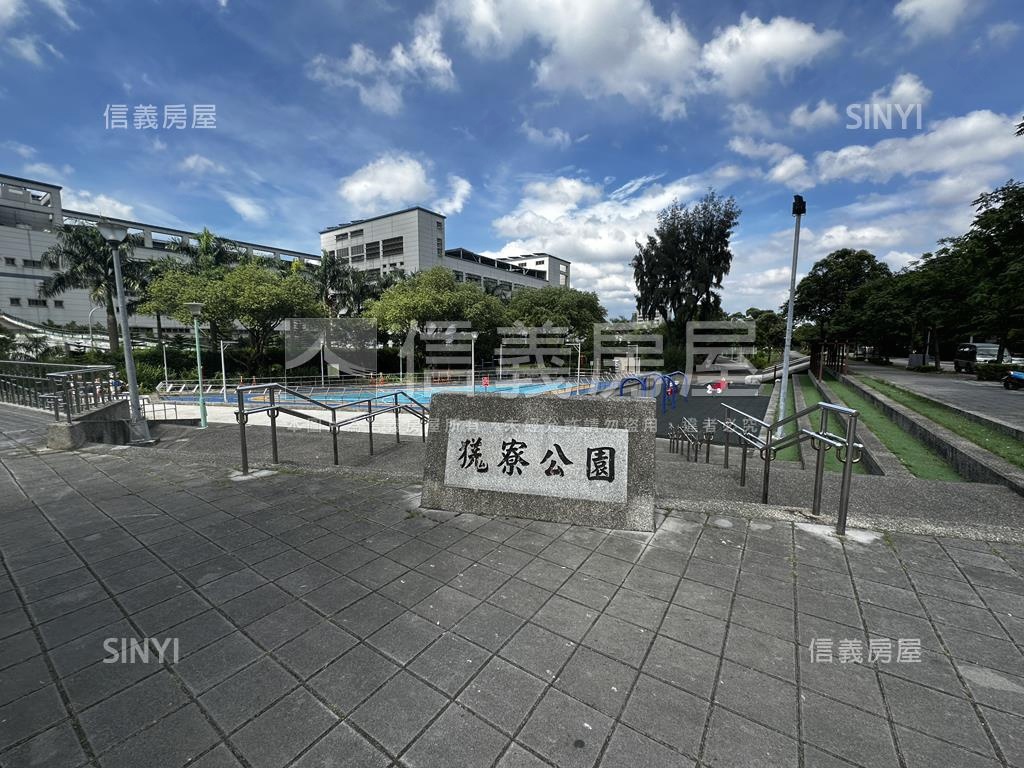 光榮冠軍挑高電梯大樓房屋室內格局與周邊環境