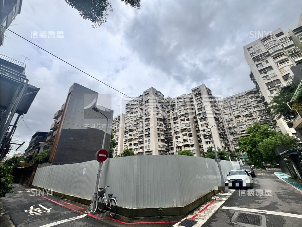 南京復興ＳＲＣ紳藏精品宅房屋室內格局與周邊環境