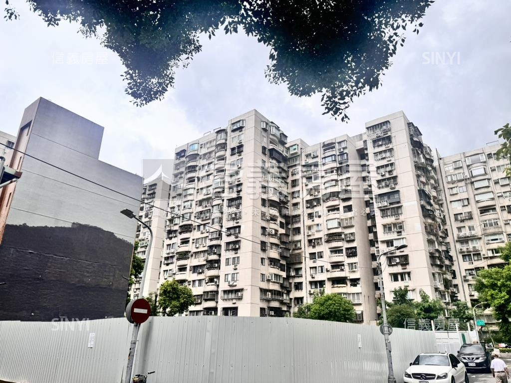 南京復興ＳＲＣ紳藏精品宅房屋室內格局與周邊環境