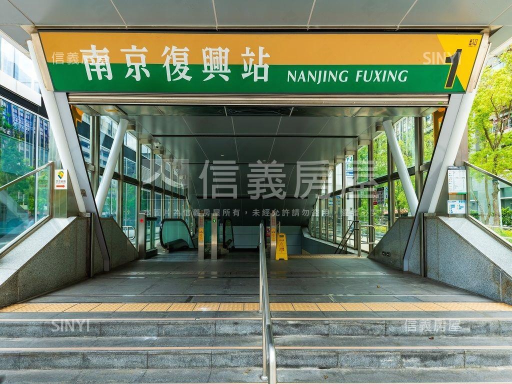 南京復興ＳＲＣ紳藏精品宅房屋室內格局與周邊環境