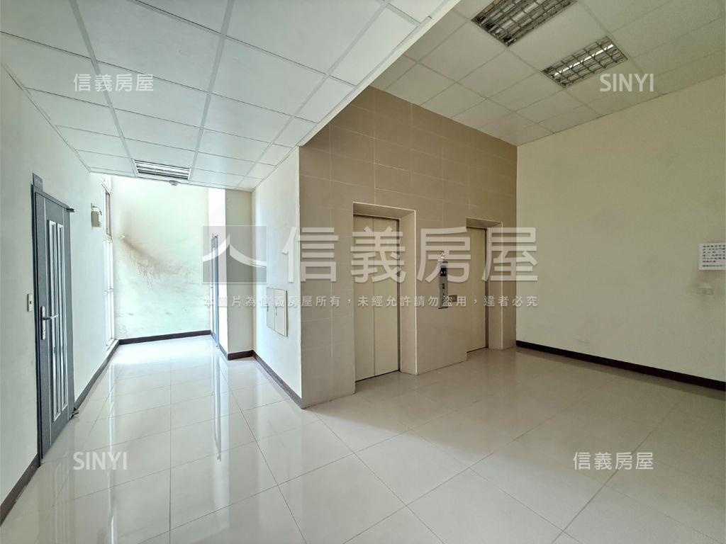 曼哈頓｜家樂福生活圈房屋室內格局與周邊環境